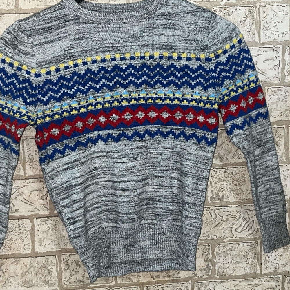 Cat & Jack Gray Sweater with Blue and Red Pattern